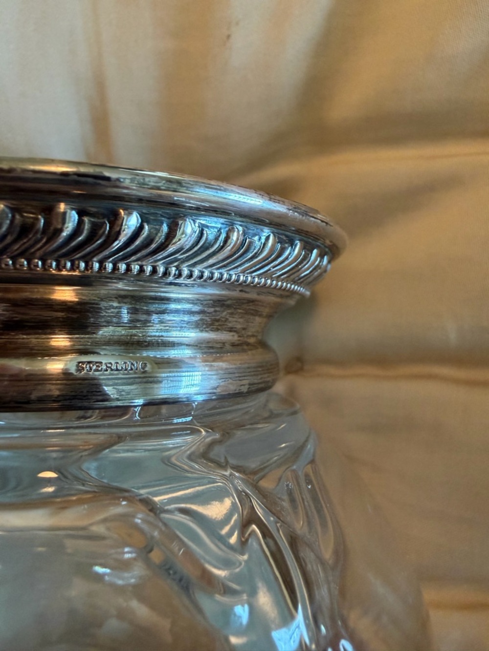 High end vintage Heavy etched glass and sterling silver candy dish - Picture 3 of 7